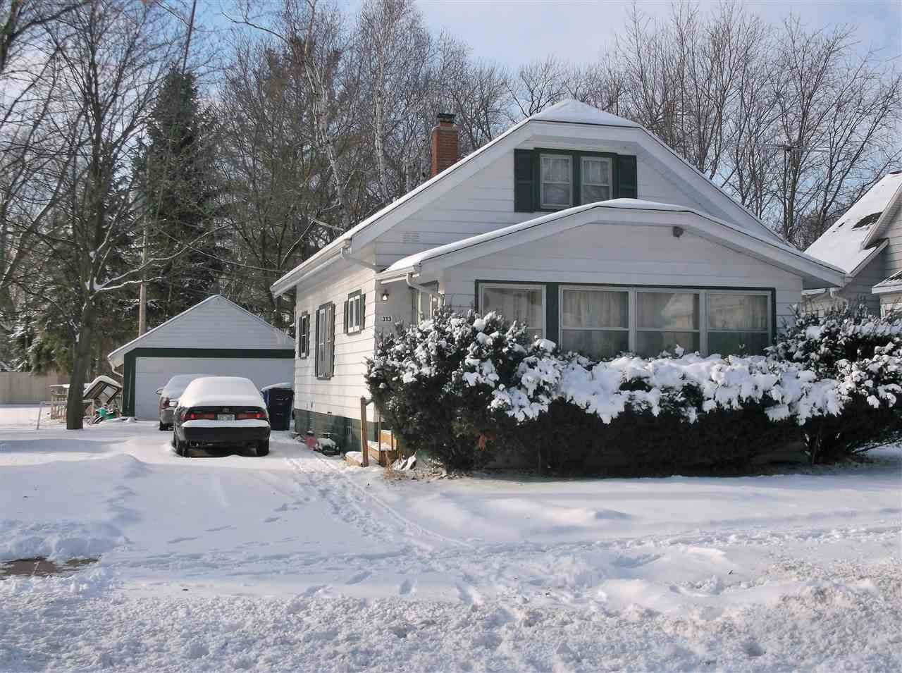 313 Outgamie Street - Photo 1