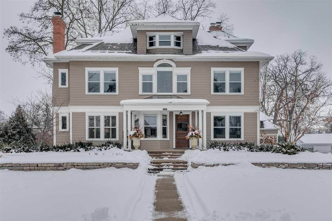325 9TH Street - Photo 1
