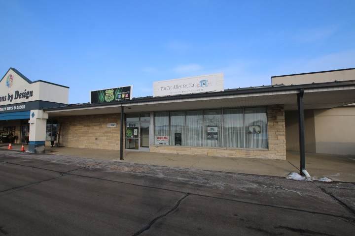 104 Side Shopping Center - Photo 1