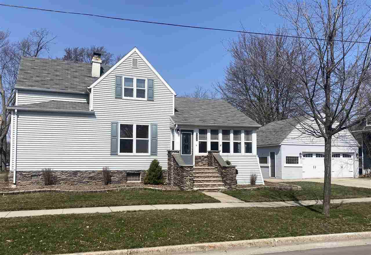 500 Nicolet Boulevard - Photo 1