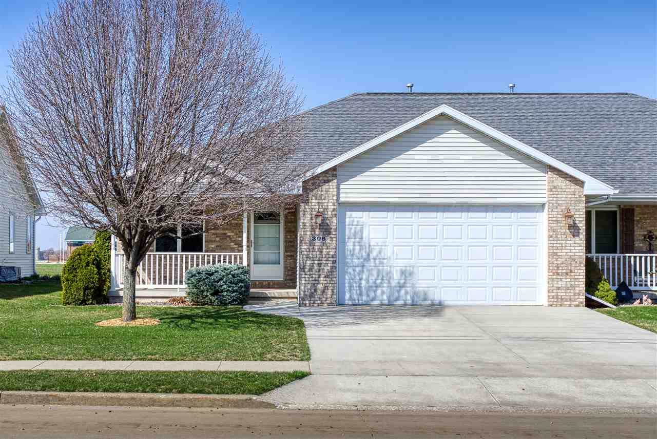 306 Elm Drive - Photo 1