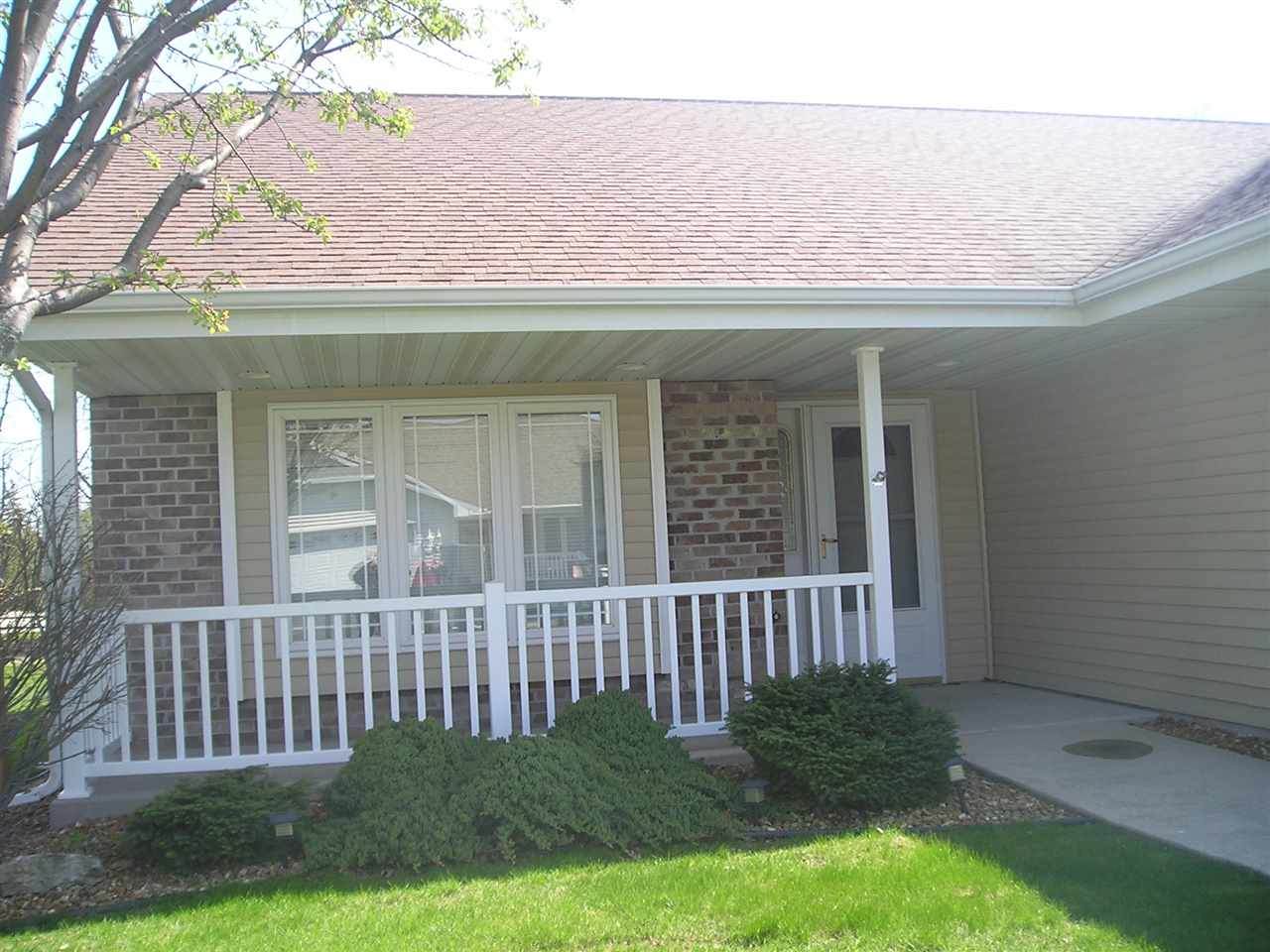 402 Wyldewood Drive - Photo 1
