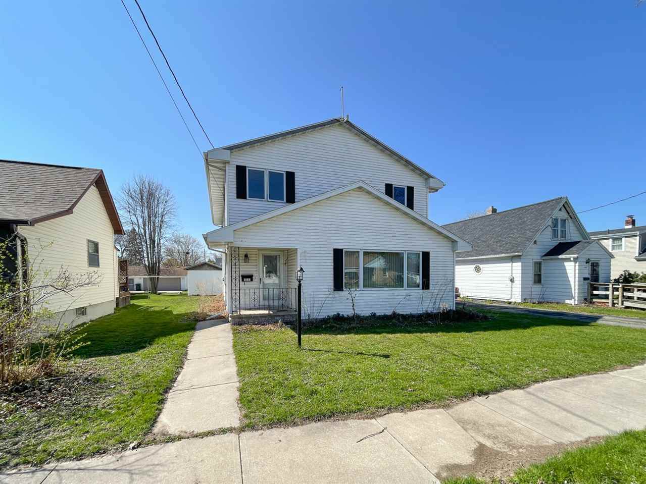 415 10TH Street - Photo 1