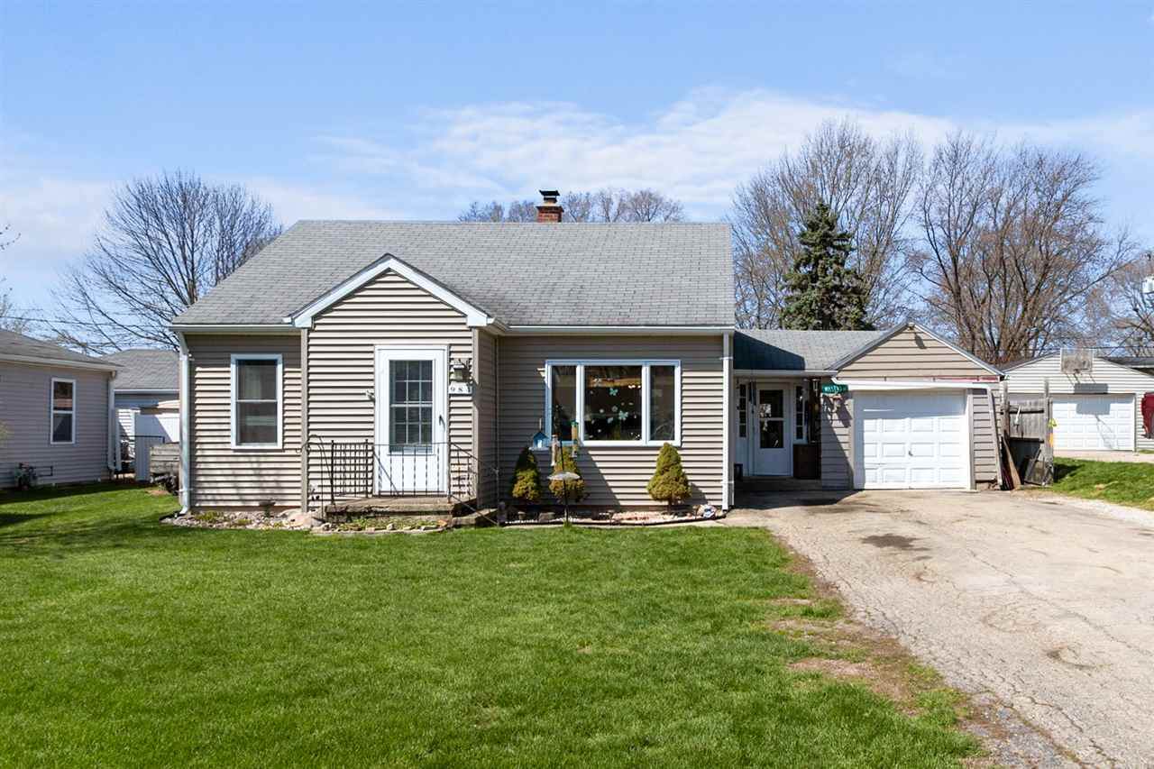 984 Claude Street - Photo 1