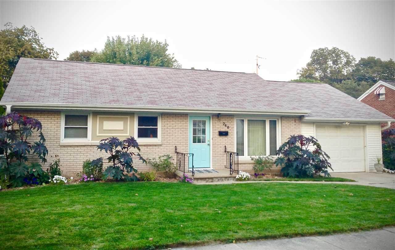 740 Northern Avenue - Photo 1