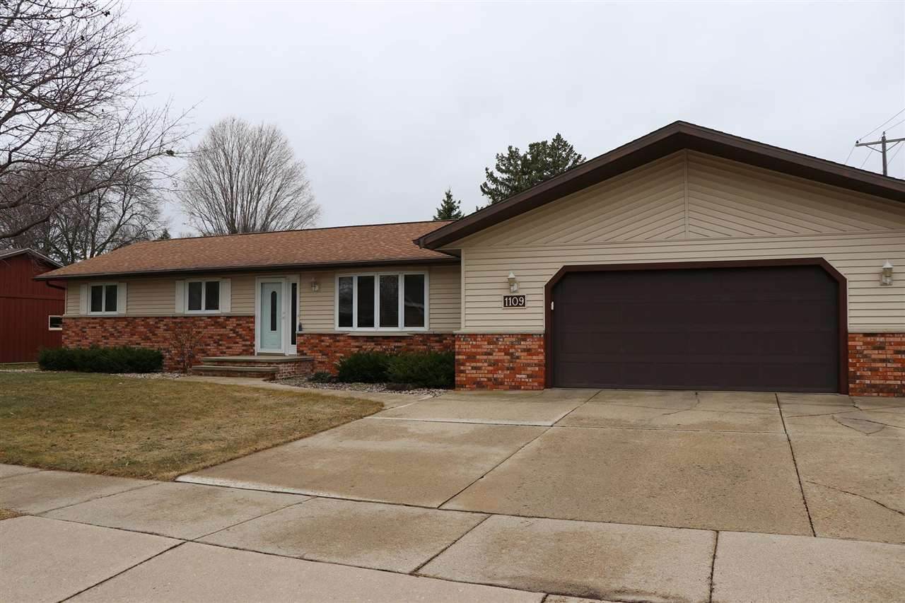 1109 Clara Street - Photo 1