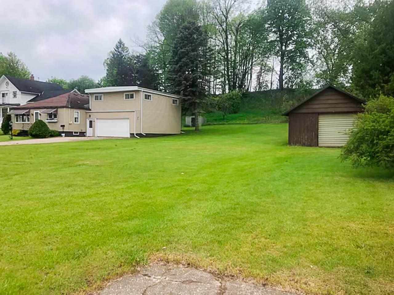 2304 Hwy 22 - Photo 1