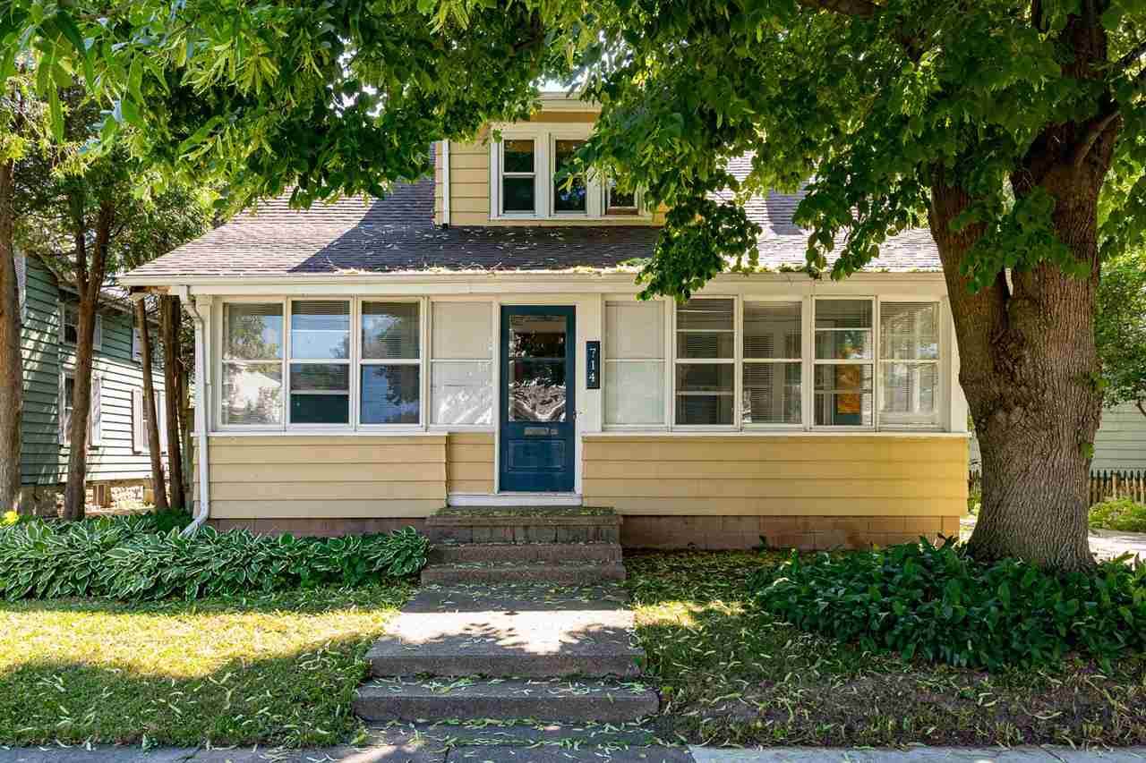 714 Oak Street - Photo 1