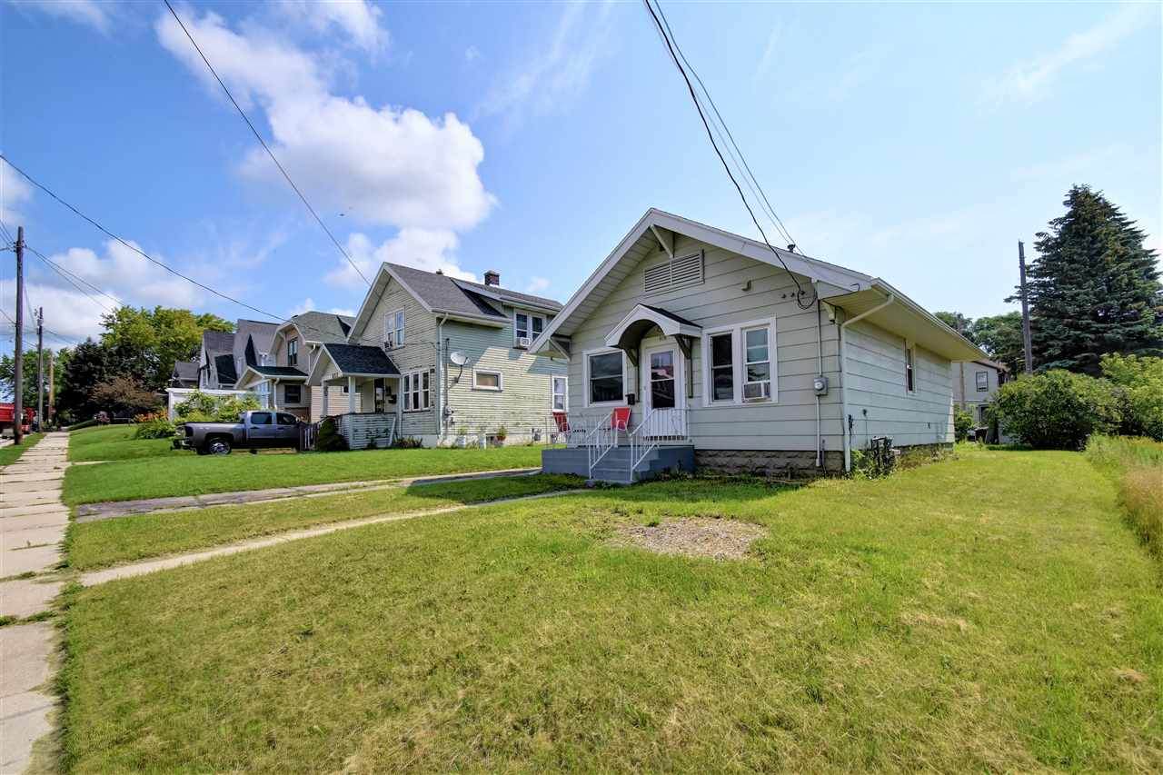 829 25TH Street - Photo 1