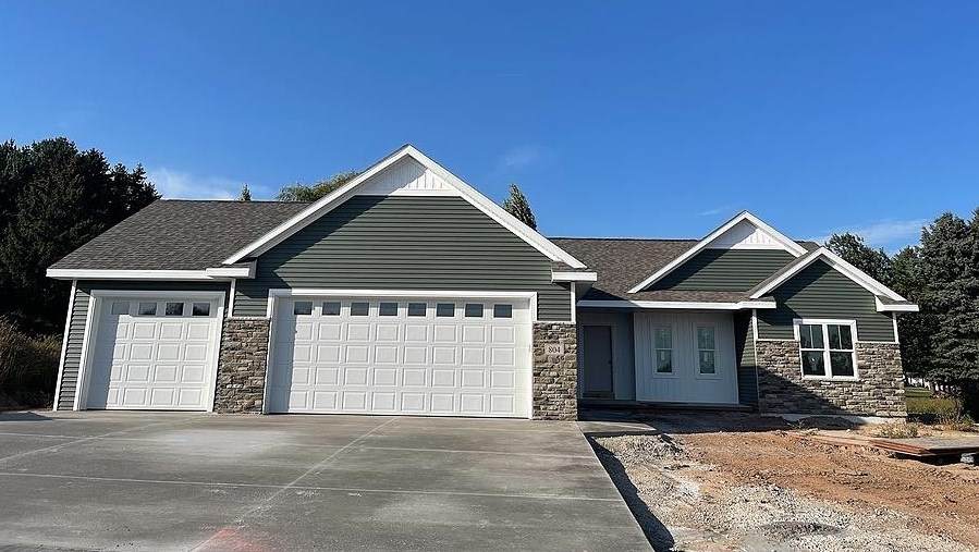 804 Moon Beam Lane - Photo 1