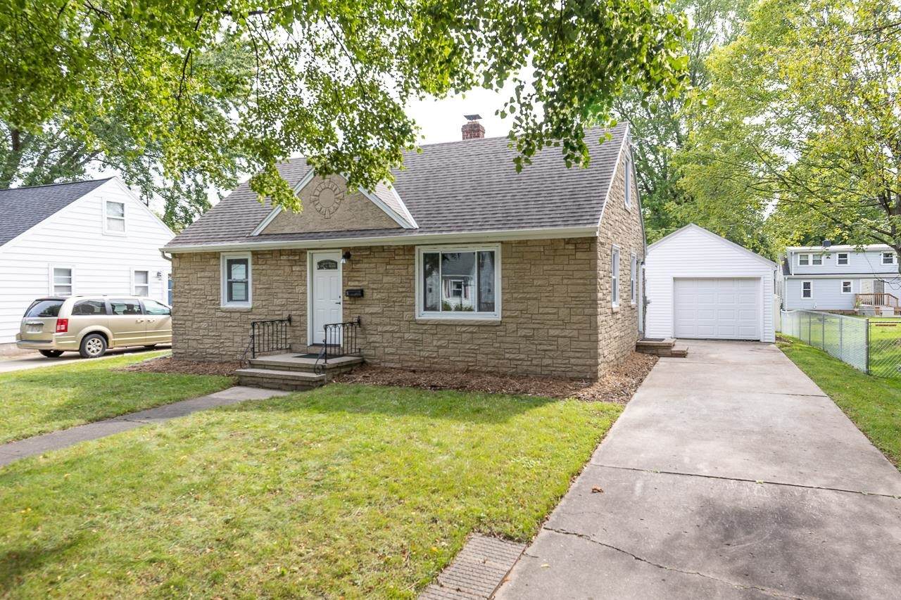 724 Park Street - Photo 1