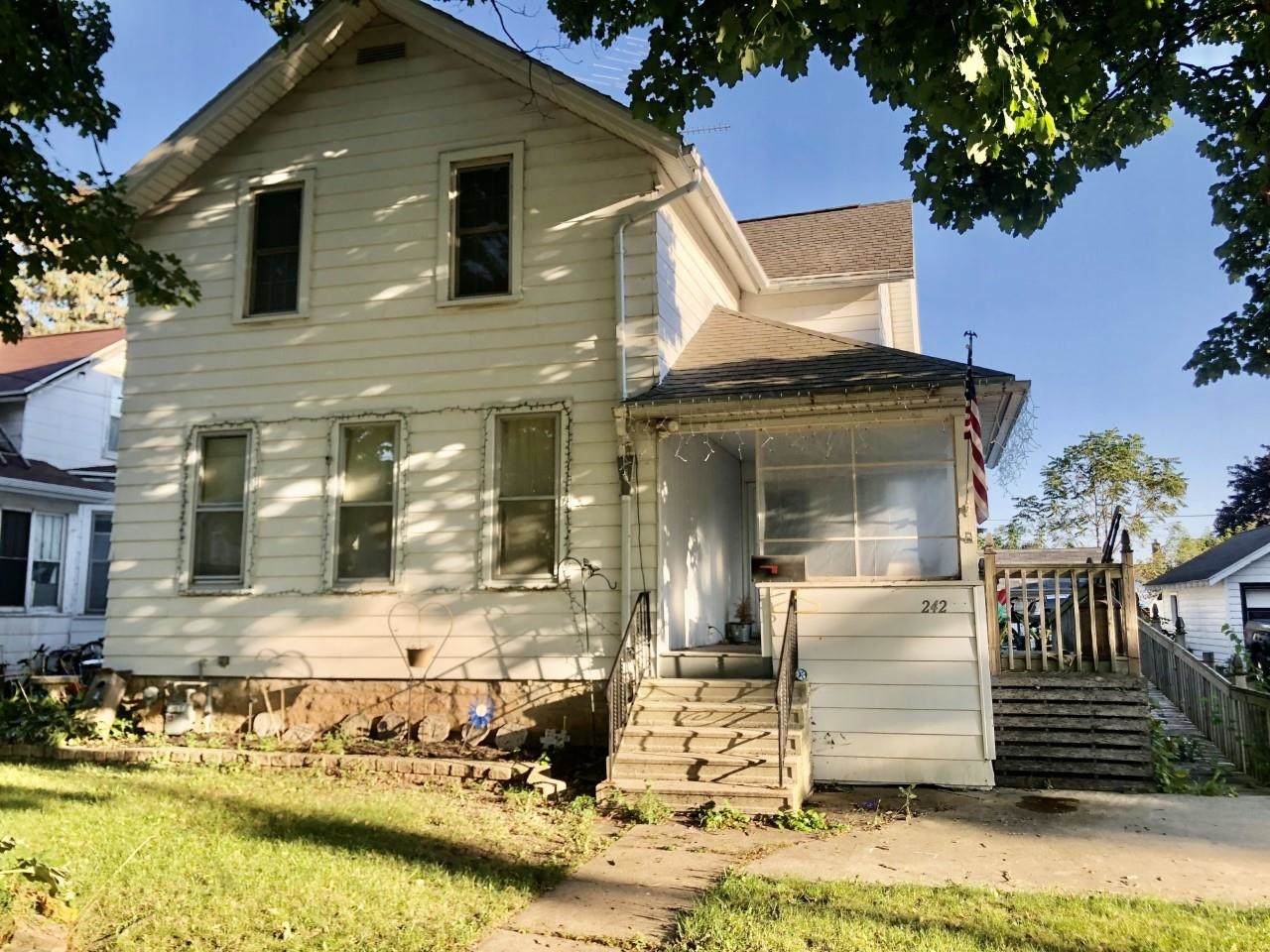 242 15TH Avenue - Photo 1