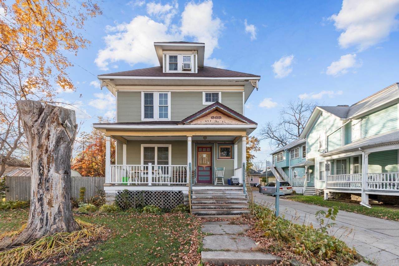 669 Franklin Street - Photo 1