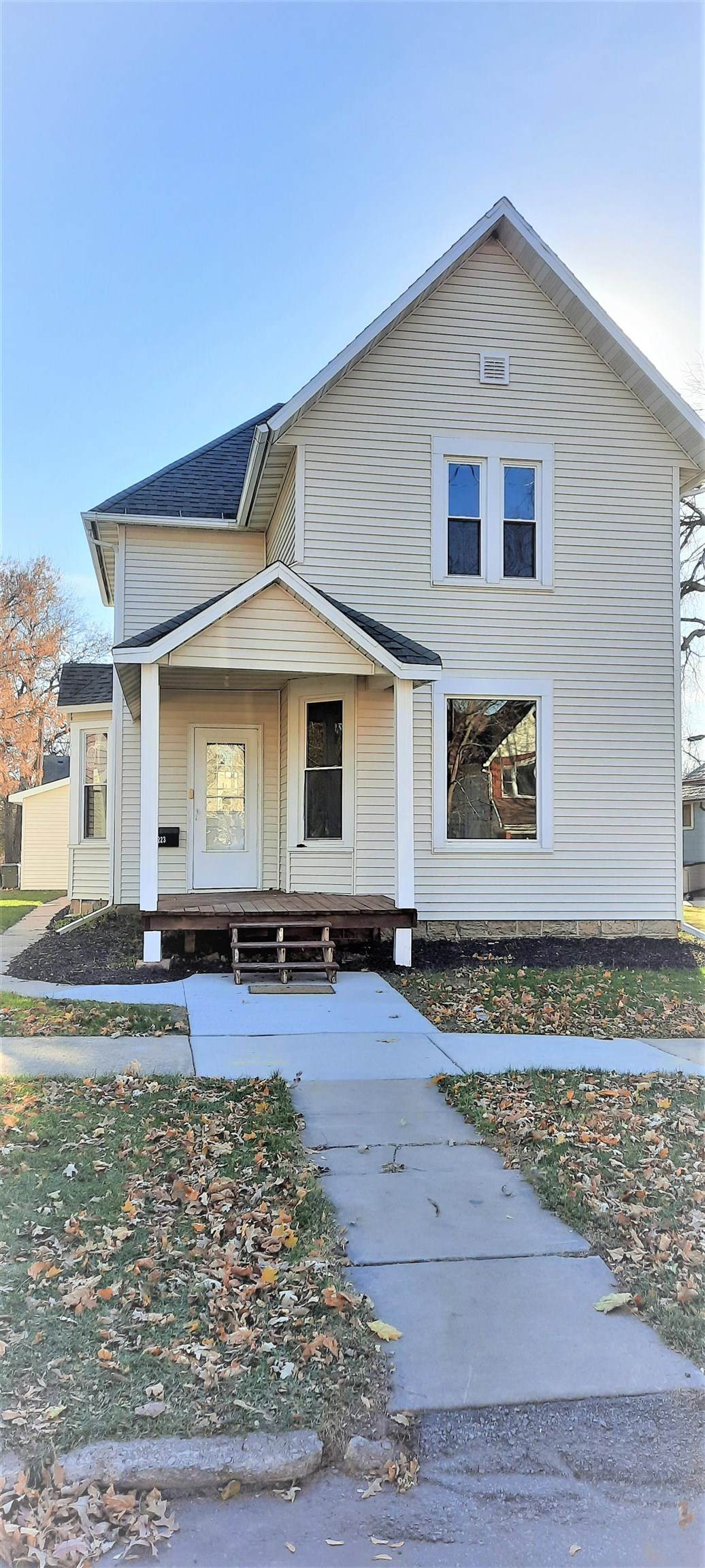 223 9TH Street - Photo 1