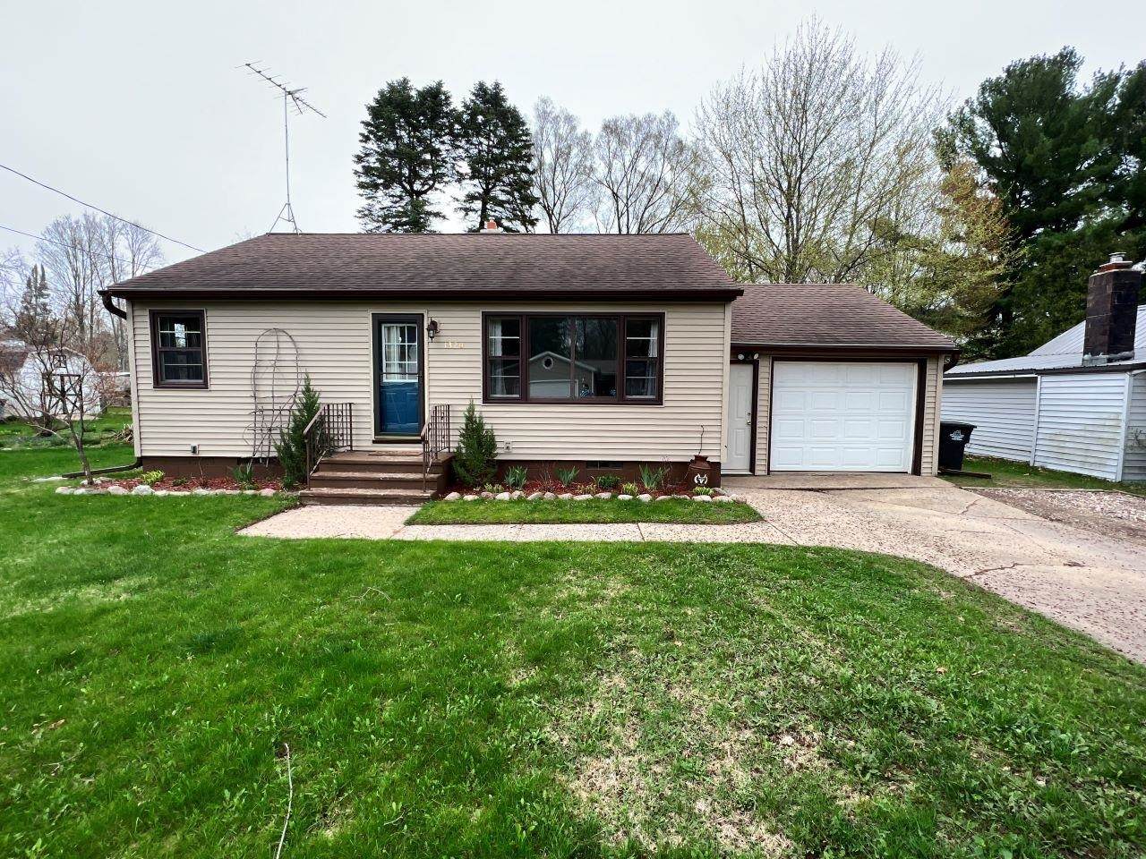 1320 Lutz Street - Photo 1