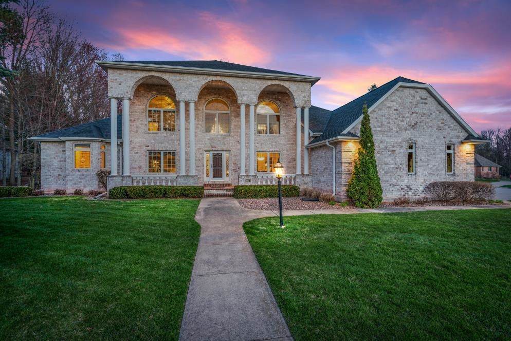 2121 Sweetwater Court - Photo 1