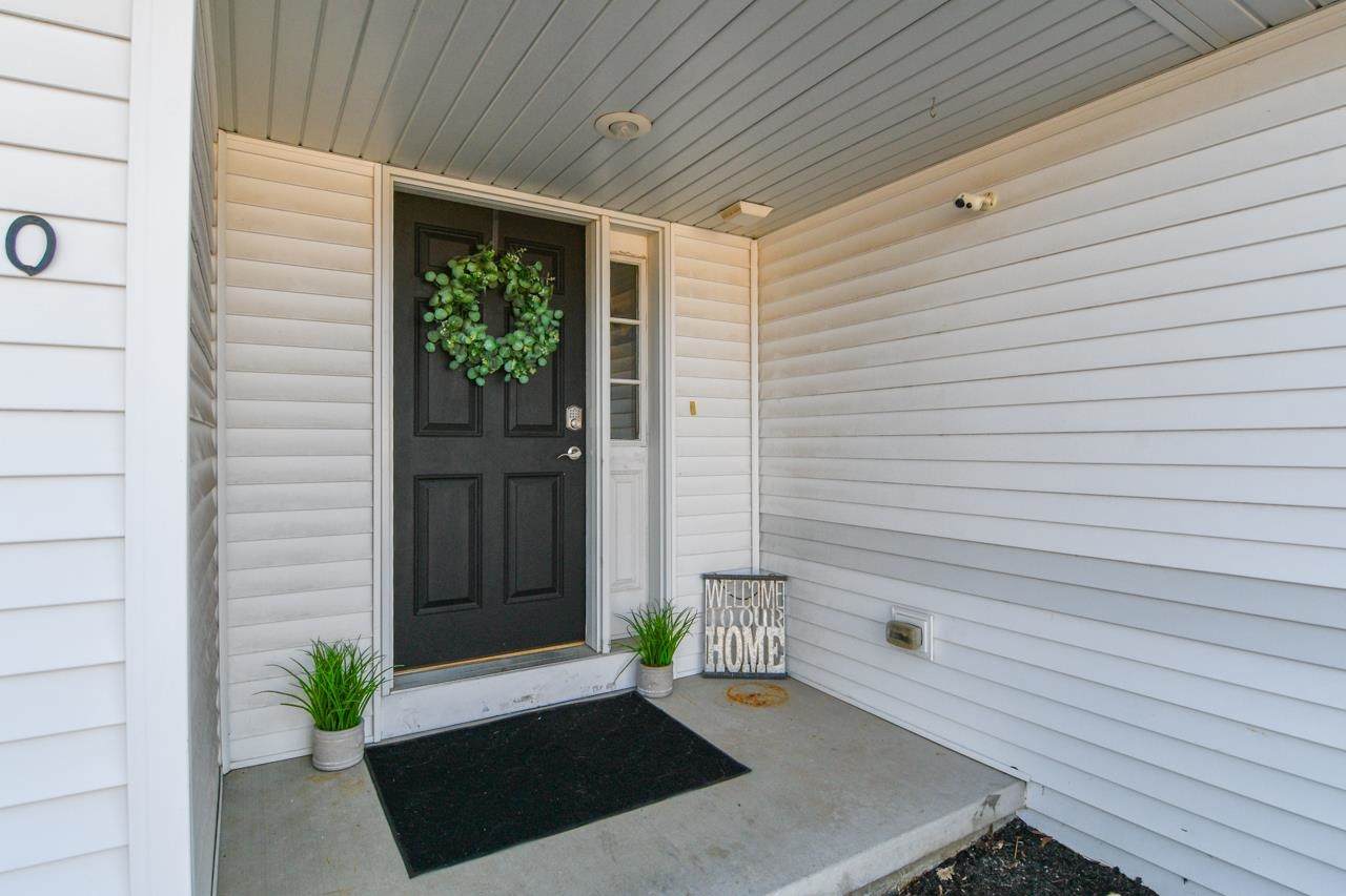 920 Robin Lane - Photo 1