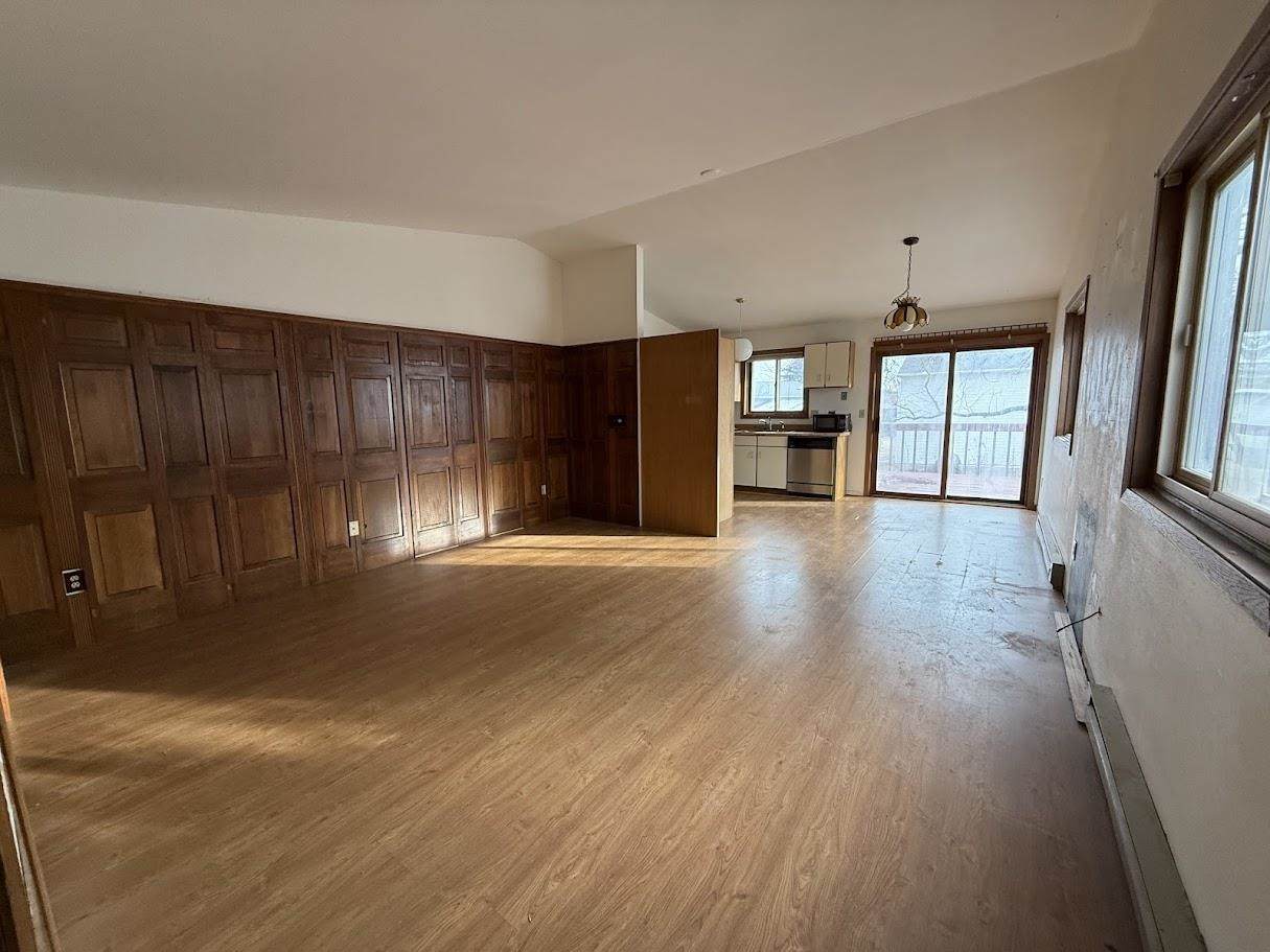 1211 South Park Avenue - Photo 1