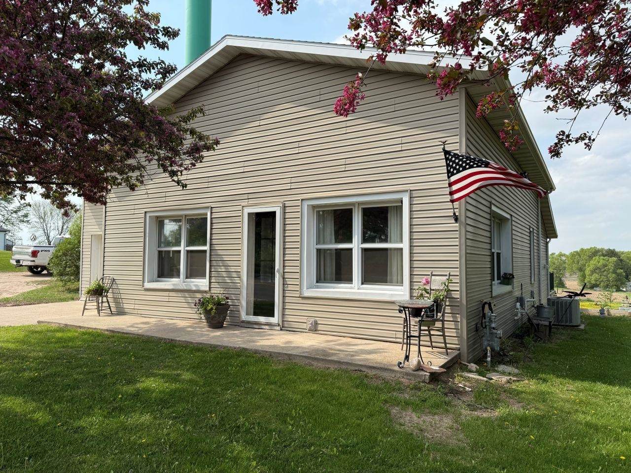 410 Willow Street - Photo 1