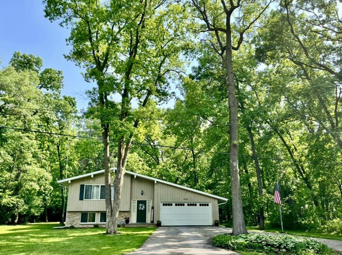 5929 Hiawatha Drive - Photo 1