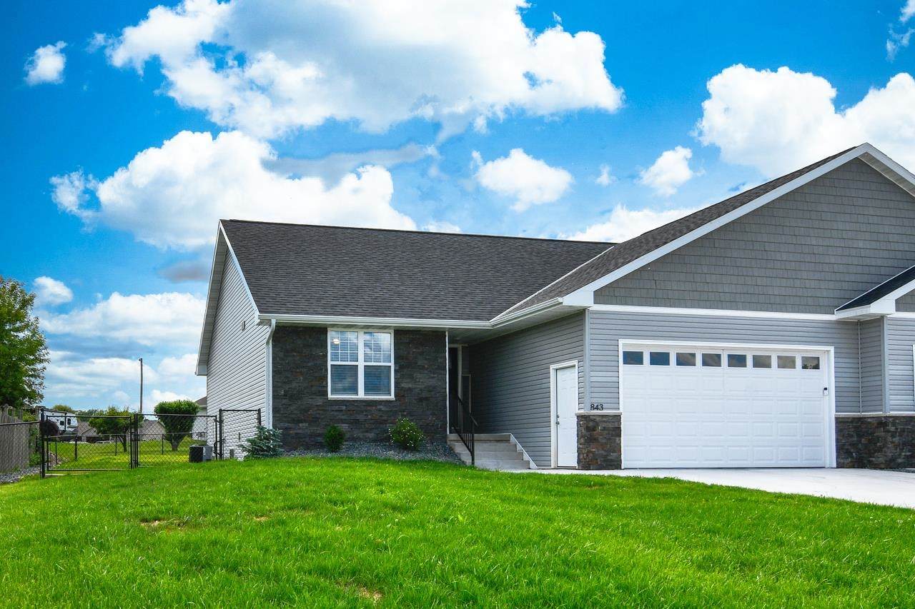 843 Red Hawk Drive - Photo 1