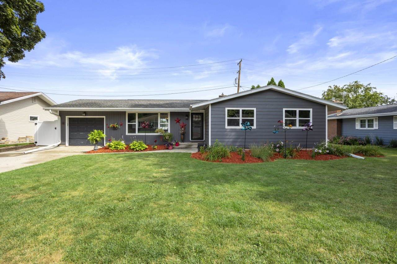 183 Plummer Court - Photo 1