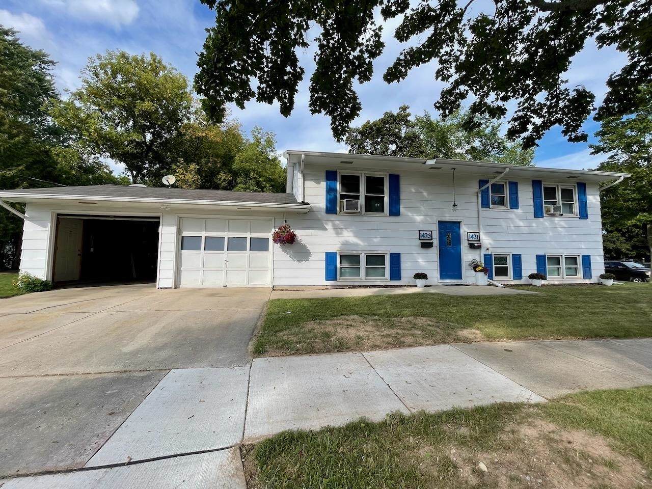 1421 Ridgeway Drive - Photo 1