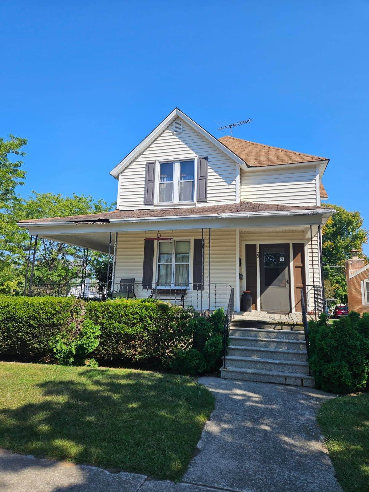 1102 Oakes Street - Photo 1