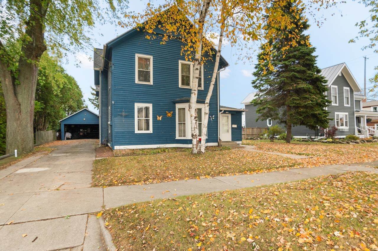 412 Park Street - Photo 1