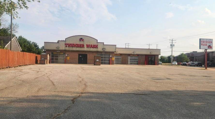 203 Nicolet Boulevard - Photo 1