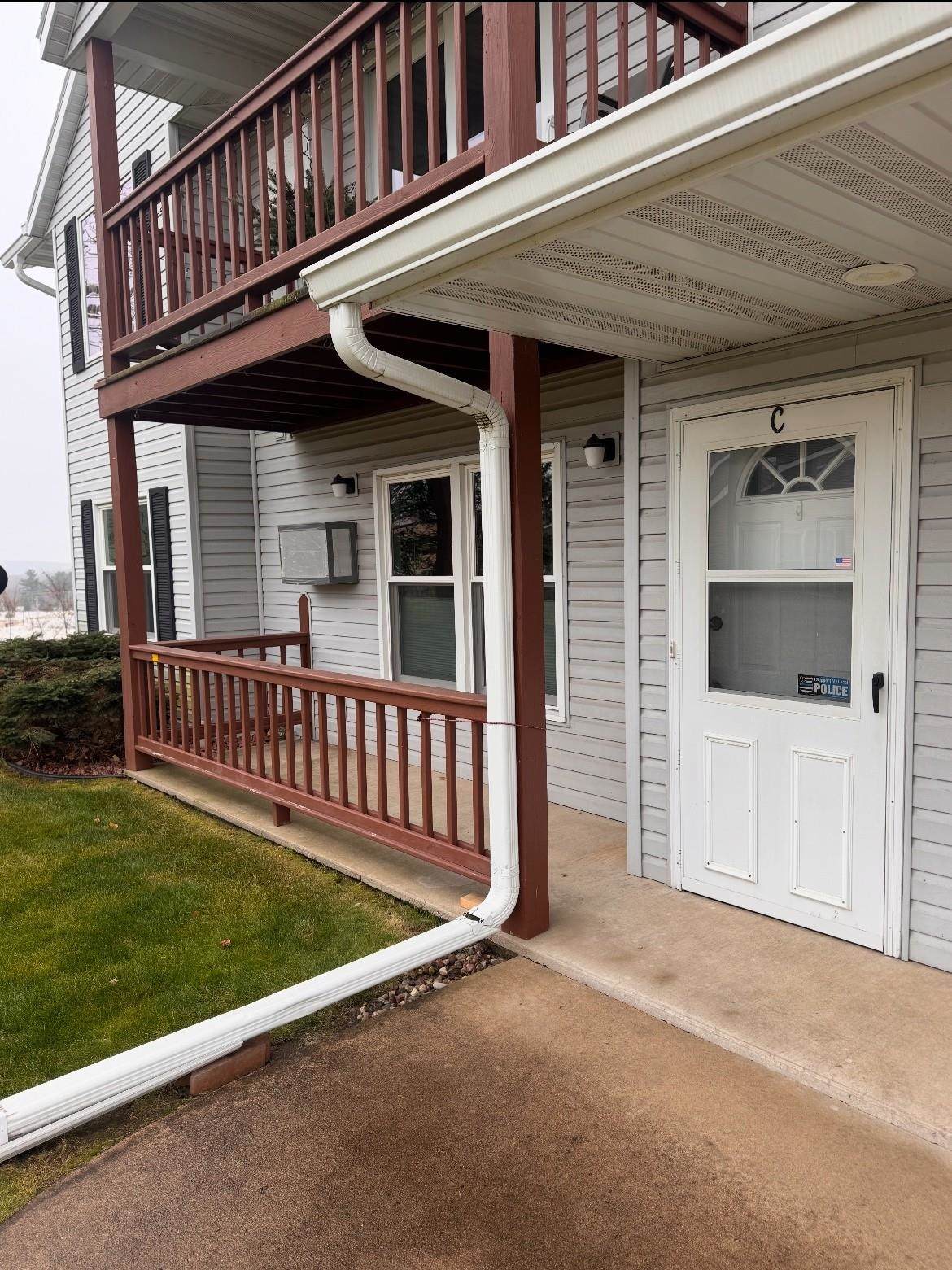 210 Country Side Court - Photo 1