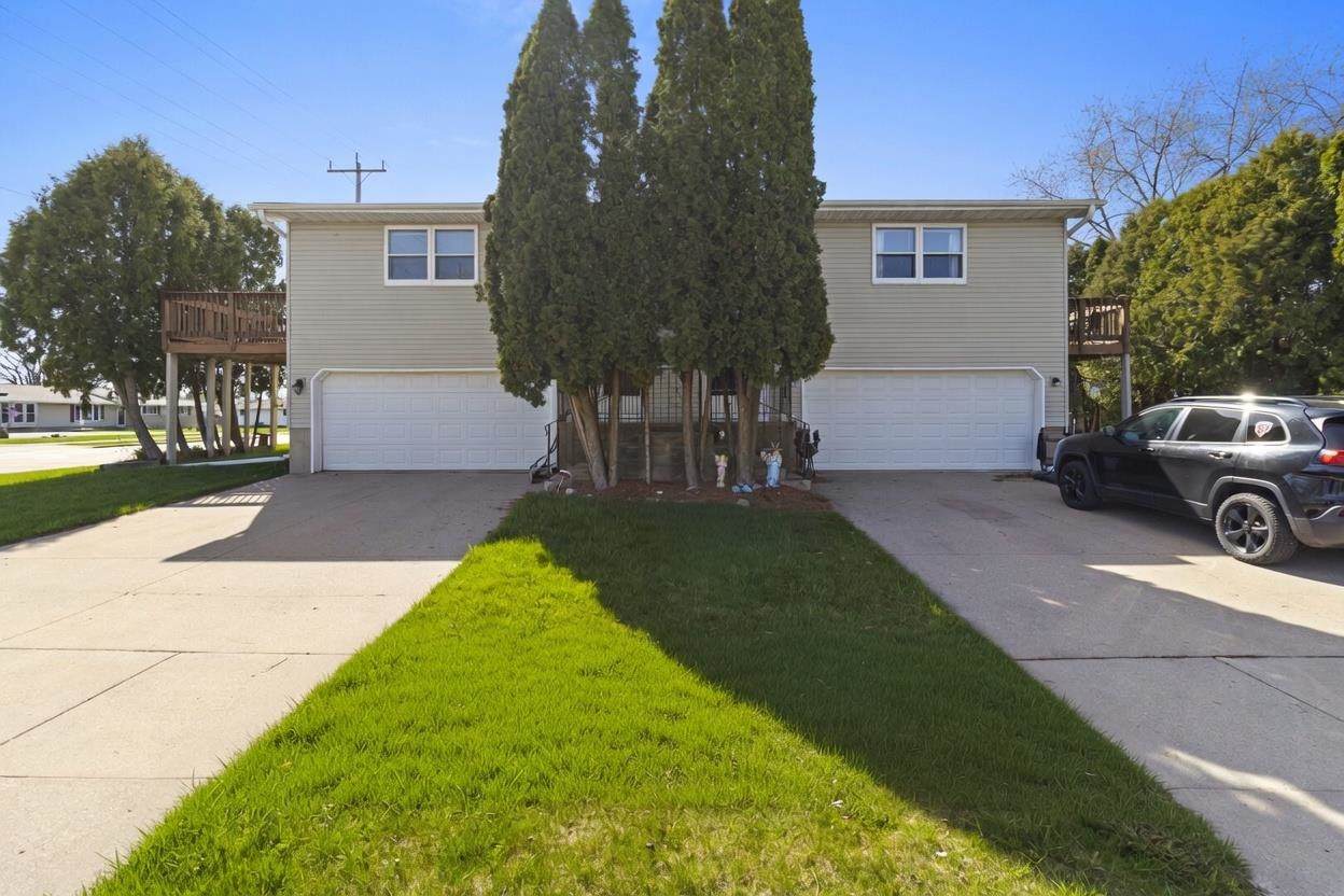 1395 Inverness Lane - Photo 1