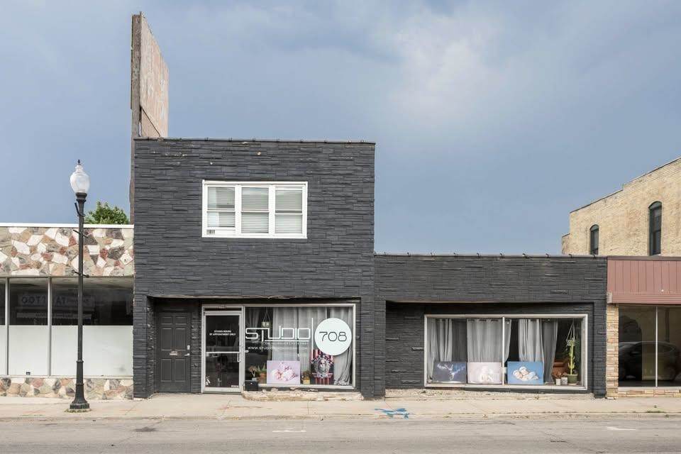 708 Oregon Street - Photo 1