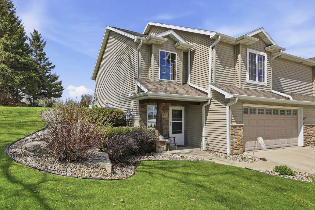 922 Denise Court - Photo 1