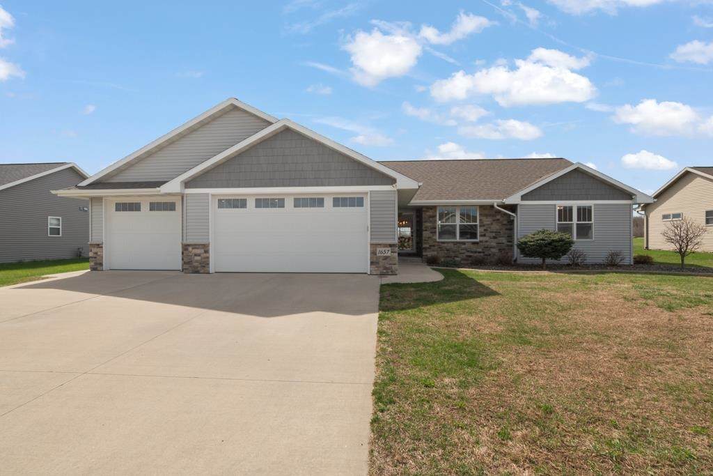 1657 Red Oak Street - Photo 1