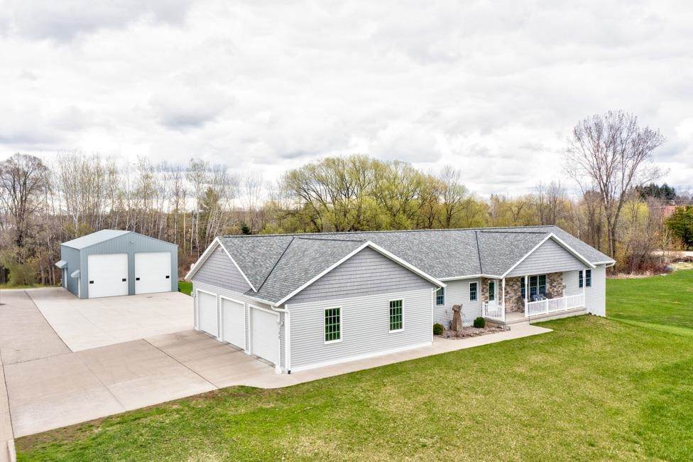 150 Kenyon - Photo 1