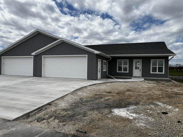 812 Lakeview Lane - Photo 1