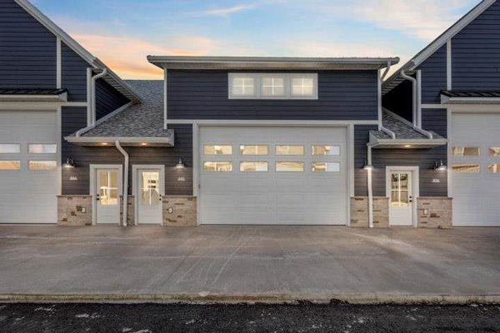 840 18TH Avenue - Photo 1