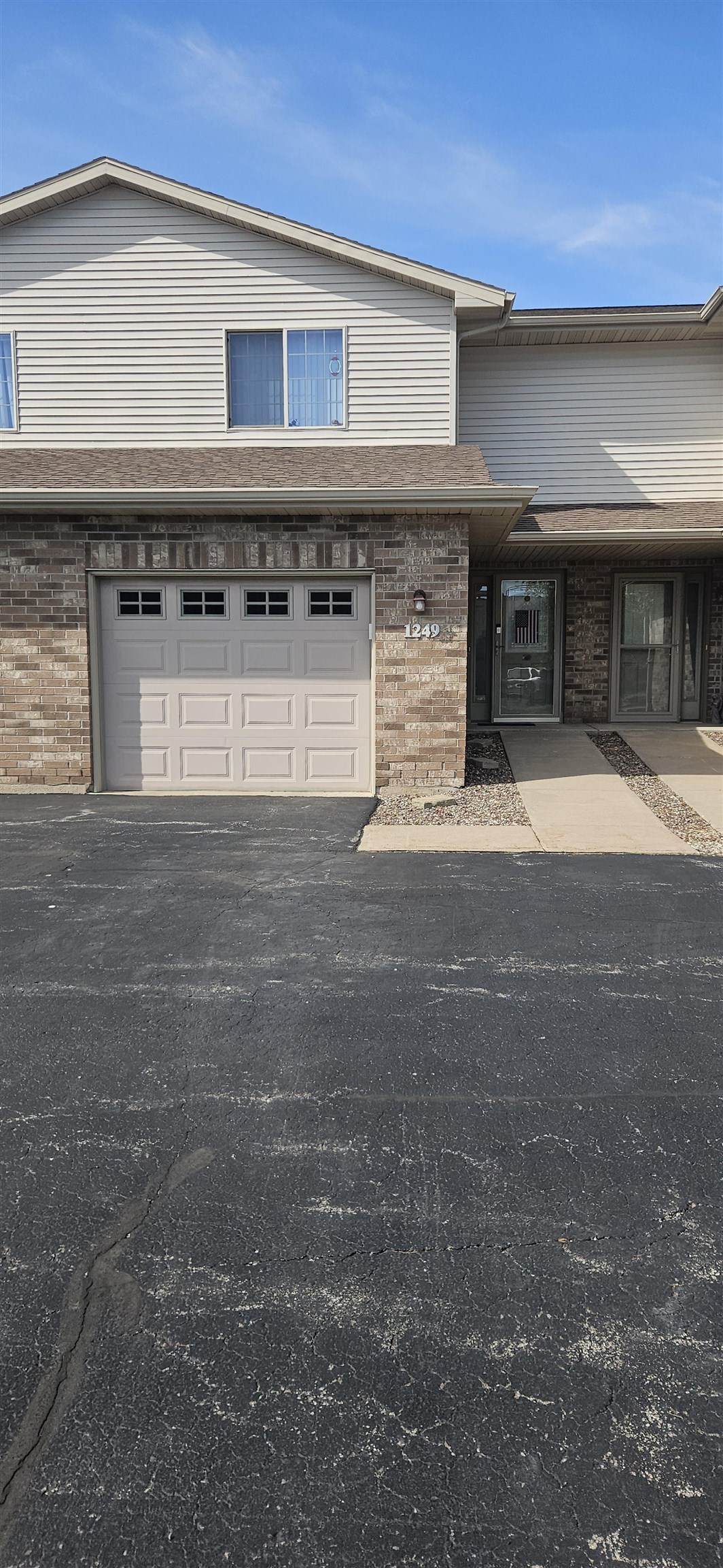 1249 Pond View Circle - Photo 1
