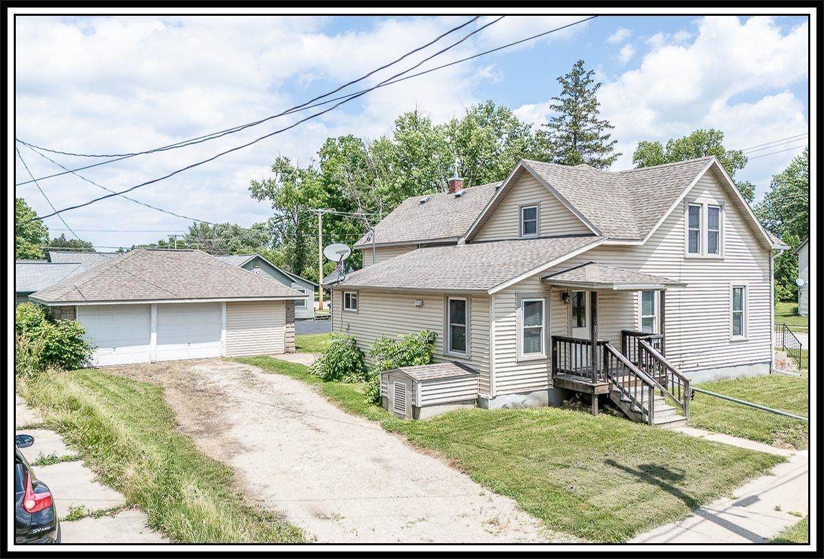 803 Shiocton Street - Photo 1