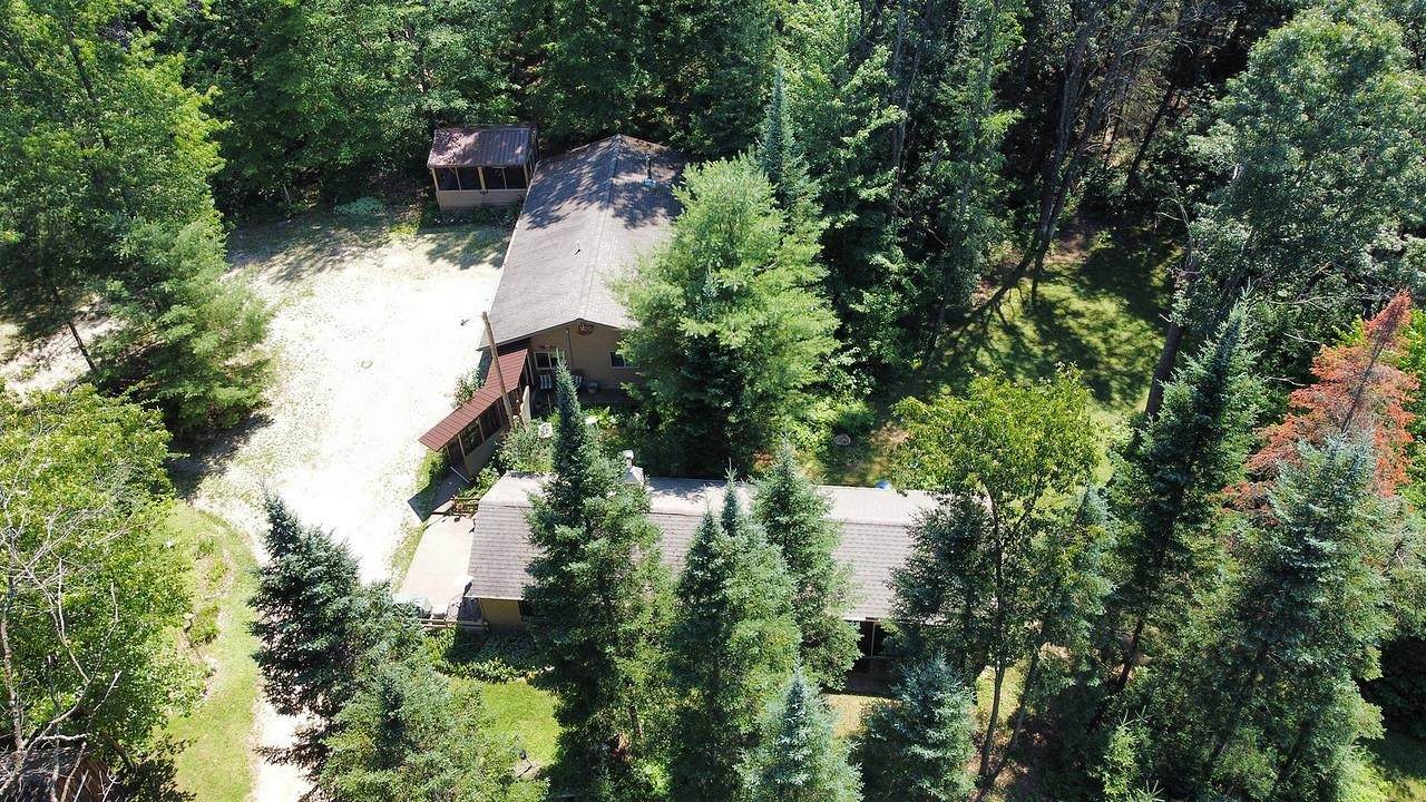 W5360 Glenwood Court - Photo 1