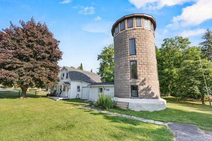 3989 Evergreen Road - Photo 1