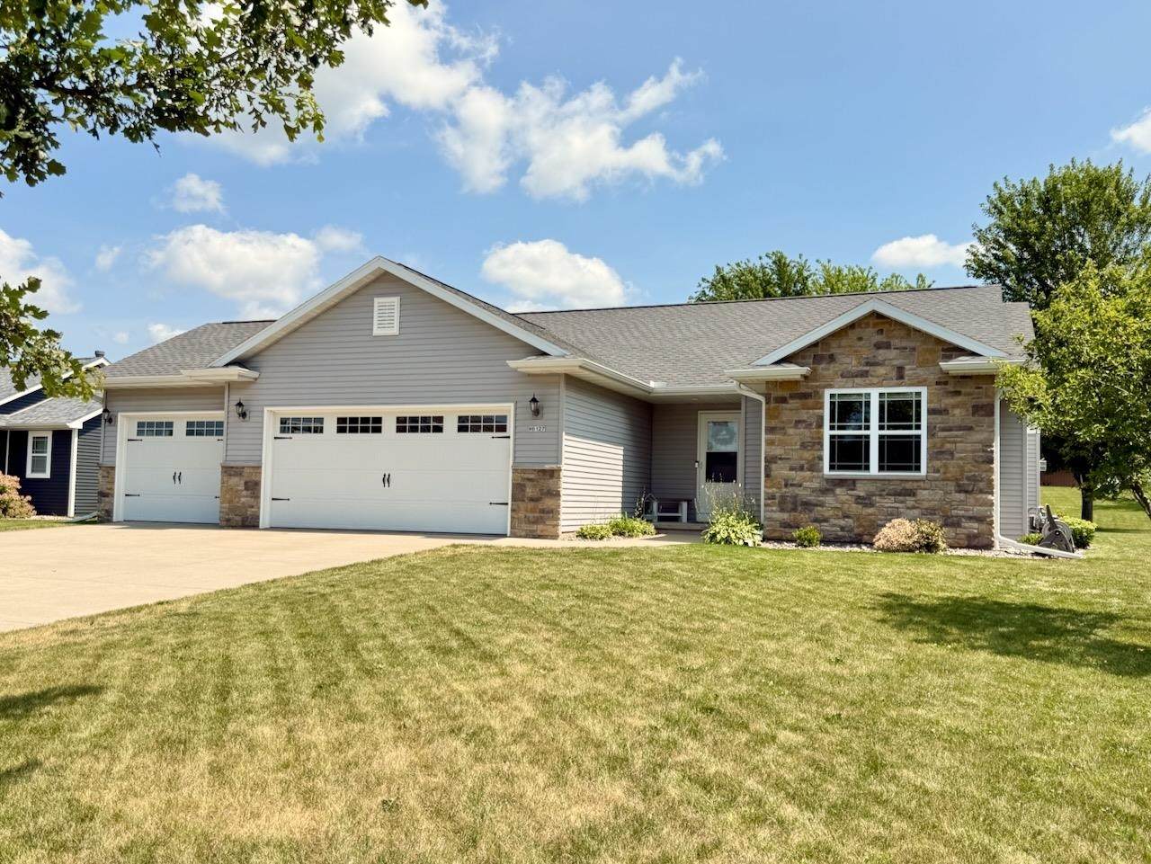 W6127 Sherwood Point Drive - Photo 1