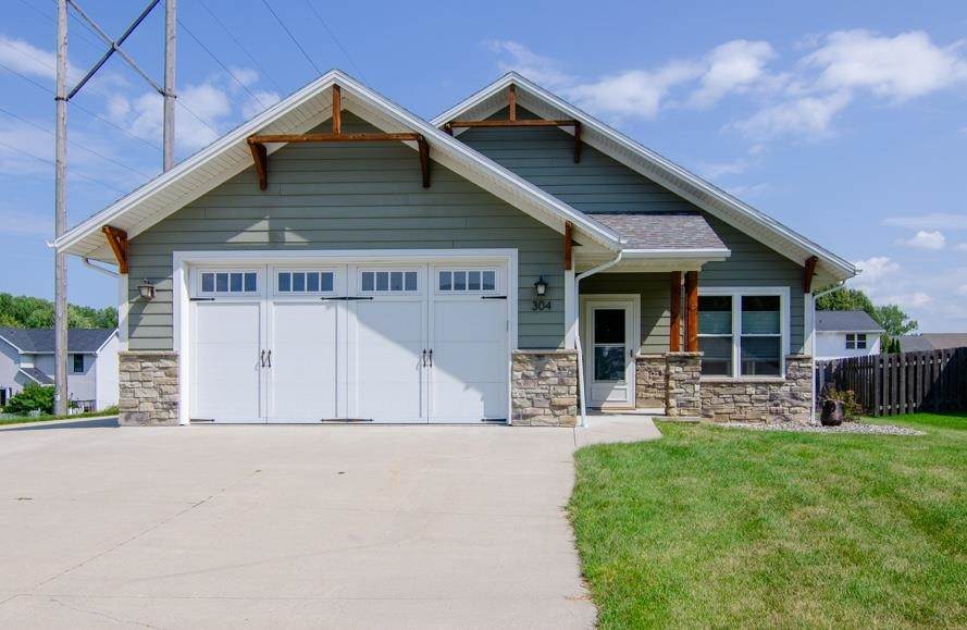304 Spencer Street - Photo 1