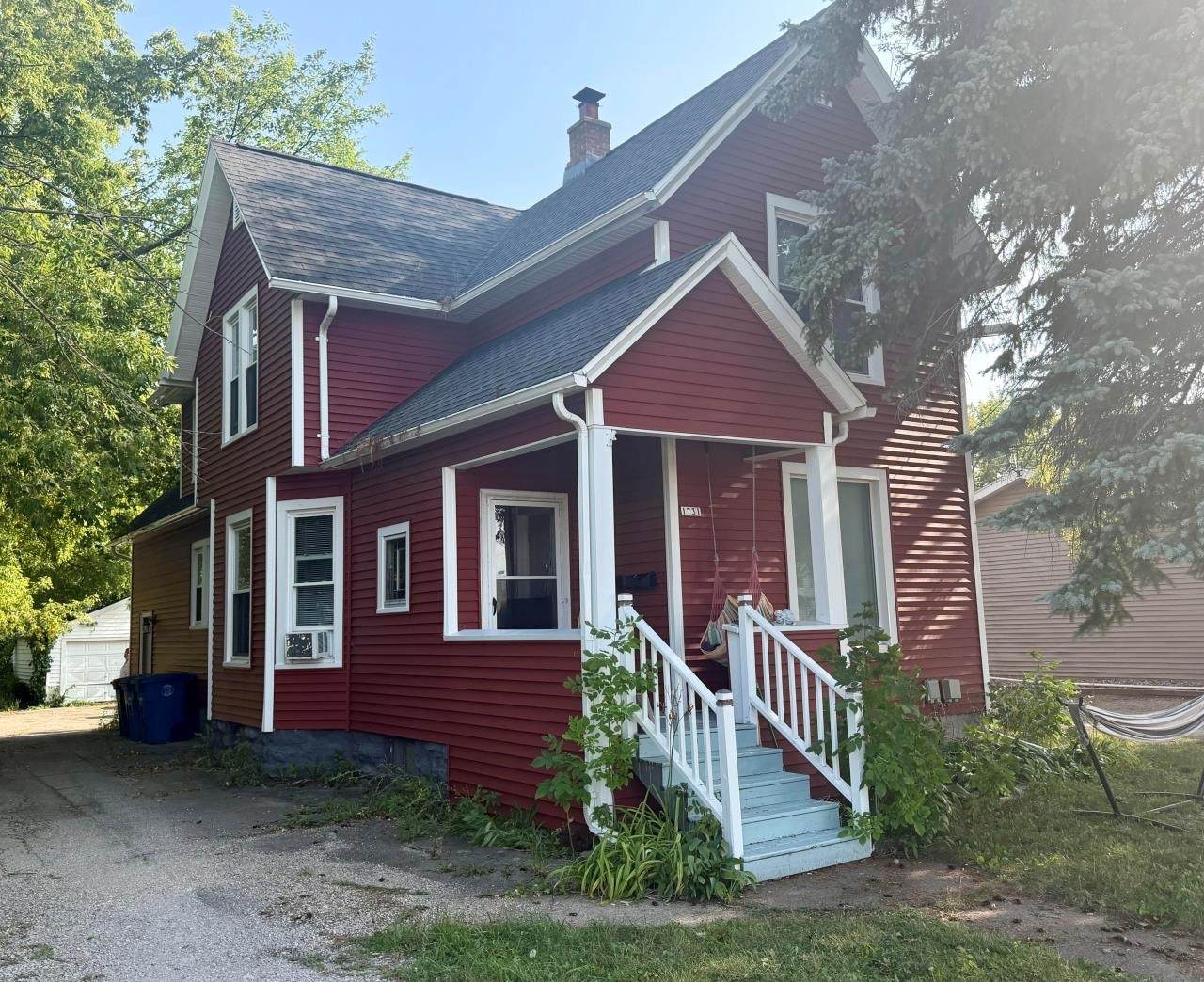 1731 Oshkosh Avenue - Photo 1