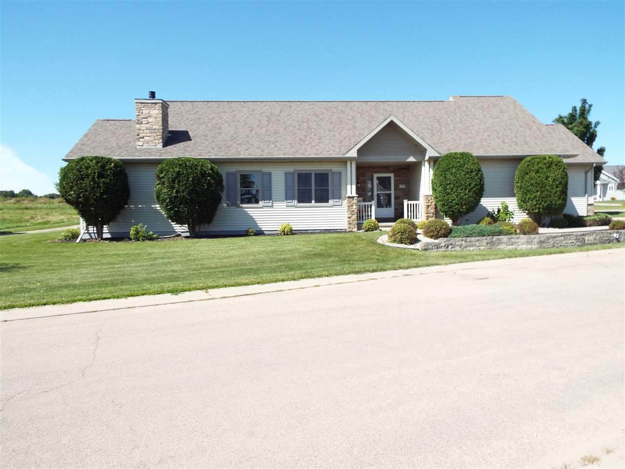 4005 Hemlock Court - Photo 1