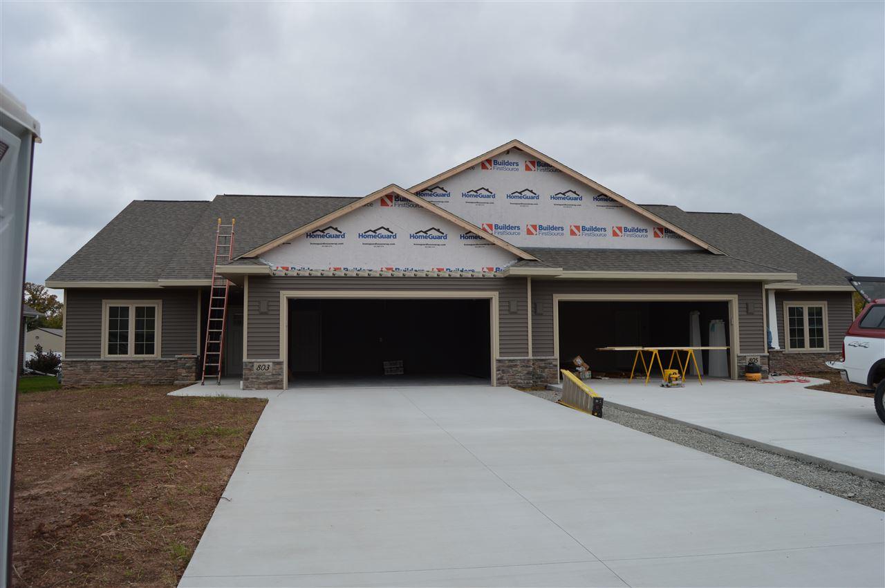 803 Mahogany Circle - Photo 1