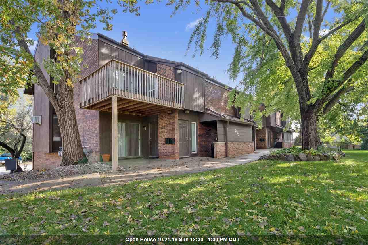 202 Royal Court - Photo 1
