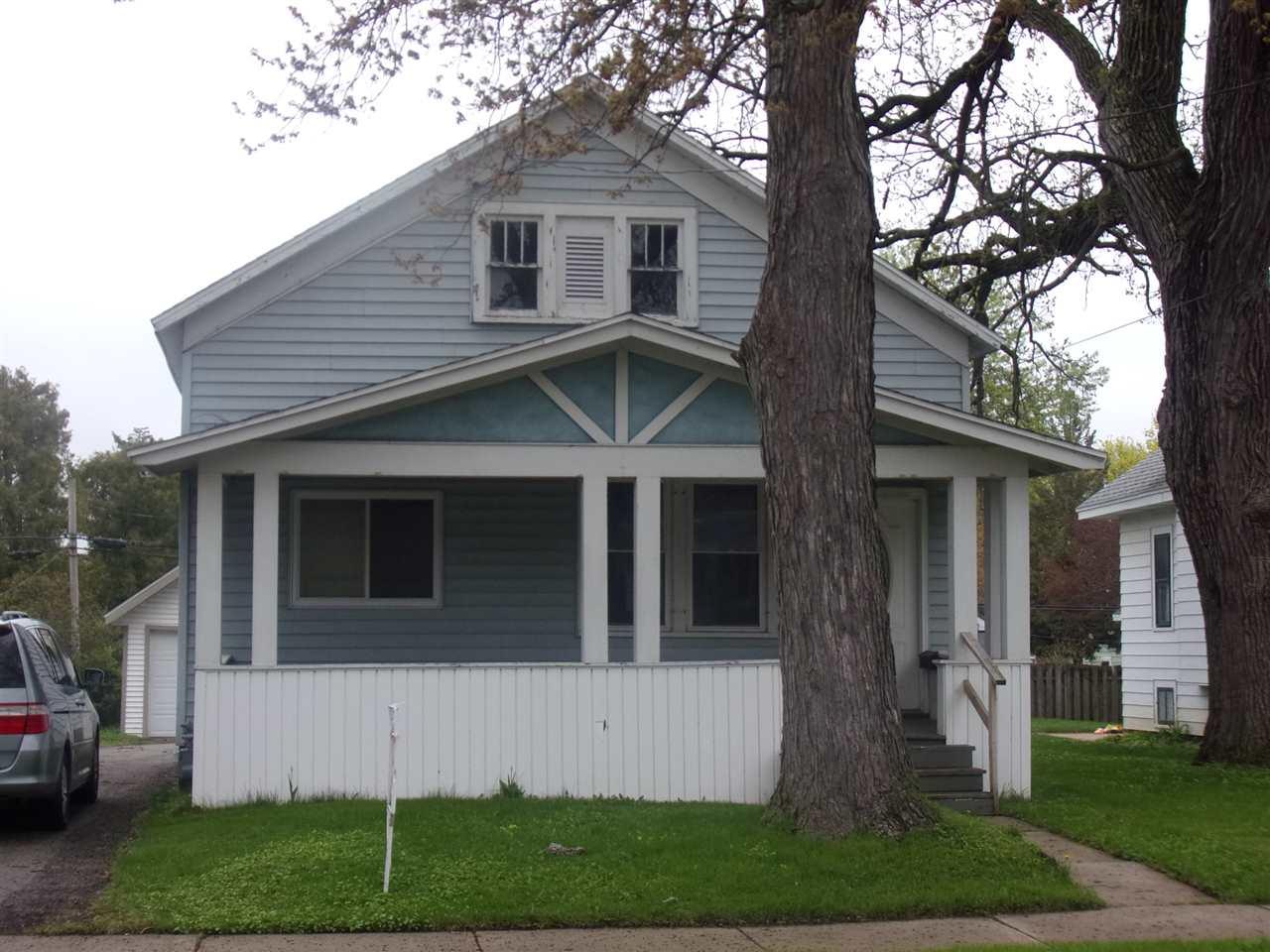 834 Bowen Street - Photo 1