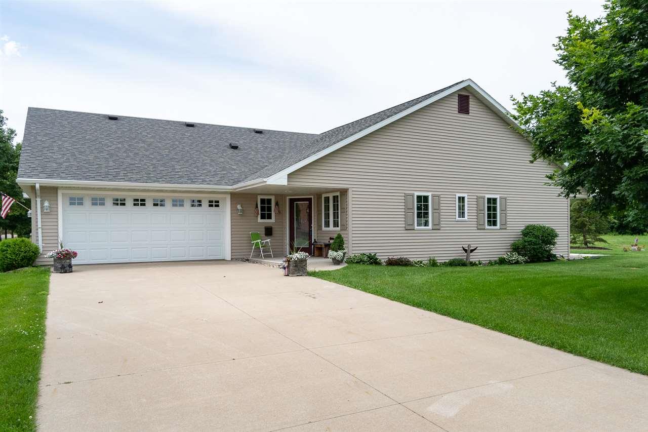 593 Oak Street - Photo 1